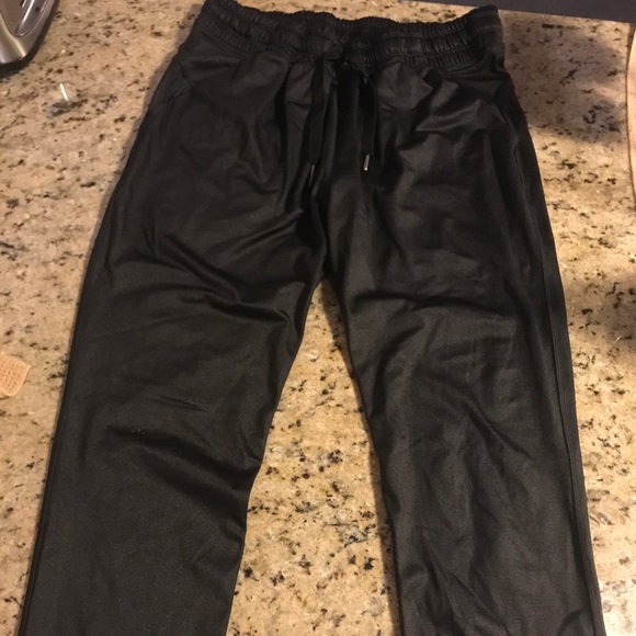 lululemon athletica Pants - Lululemon joggers size 4